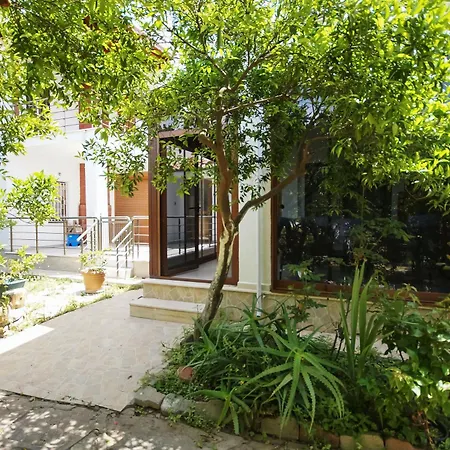Abay Derbent With A Pool Near Marina And The Villa *