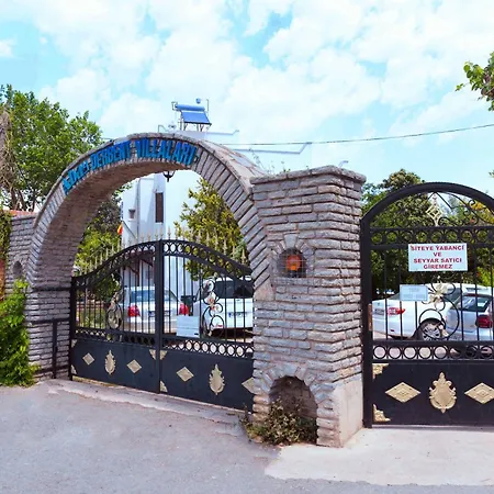 Abay Derbent With A Pool Near Marina And The * Тургутрейс
